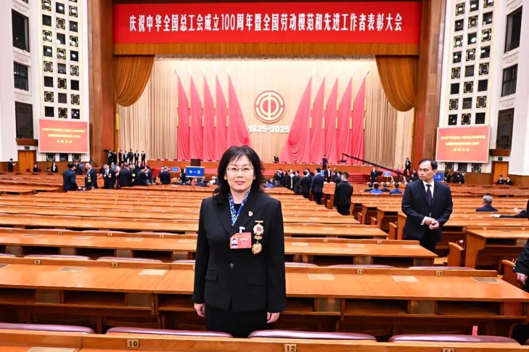 齊欣榮獲全國先進工作者稱號